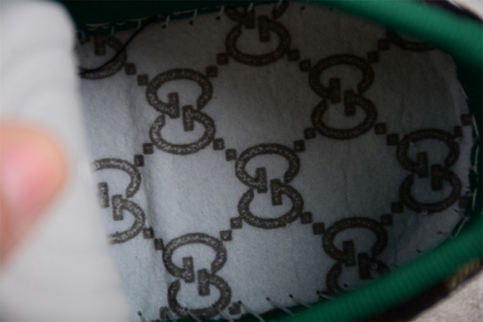 G*u*i* trainer sneaker 109