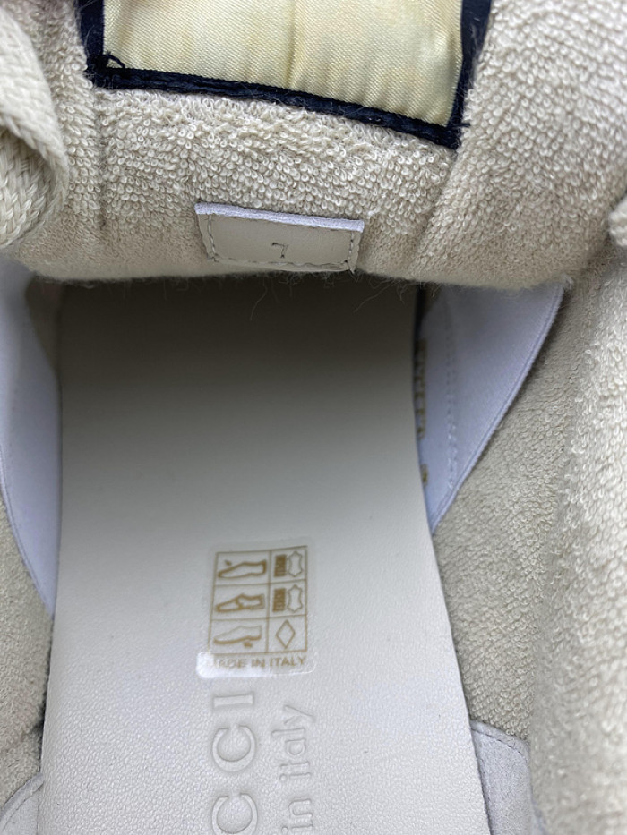 G*u*i* trainer sneaker 123