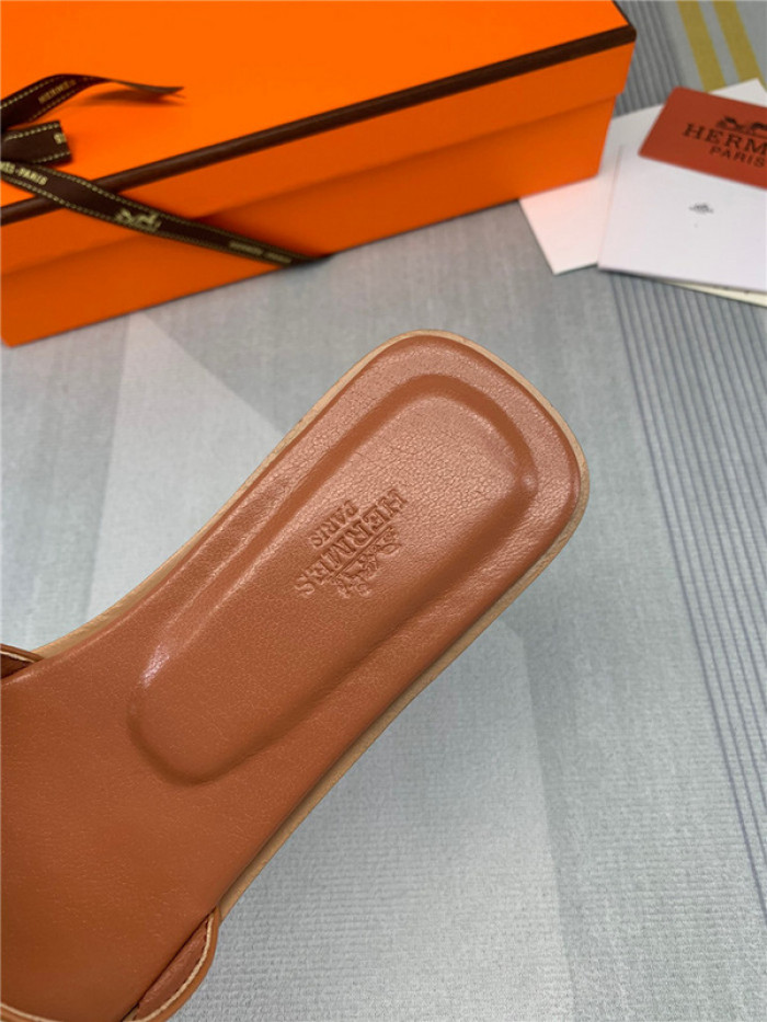 herme* sandal21