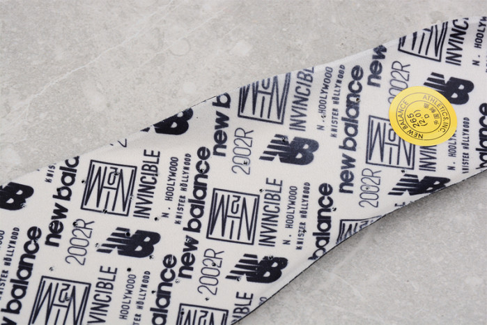 new balance 2002r invincible x n.hoolywood ml2002rv