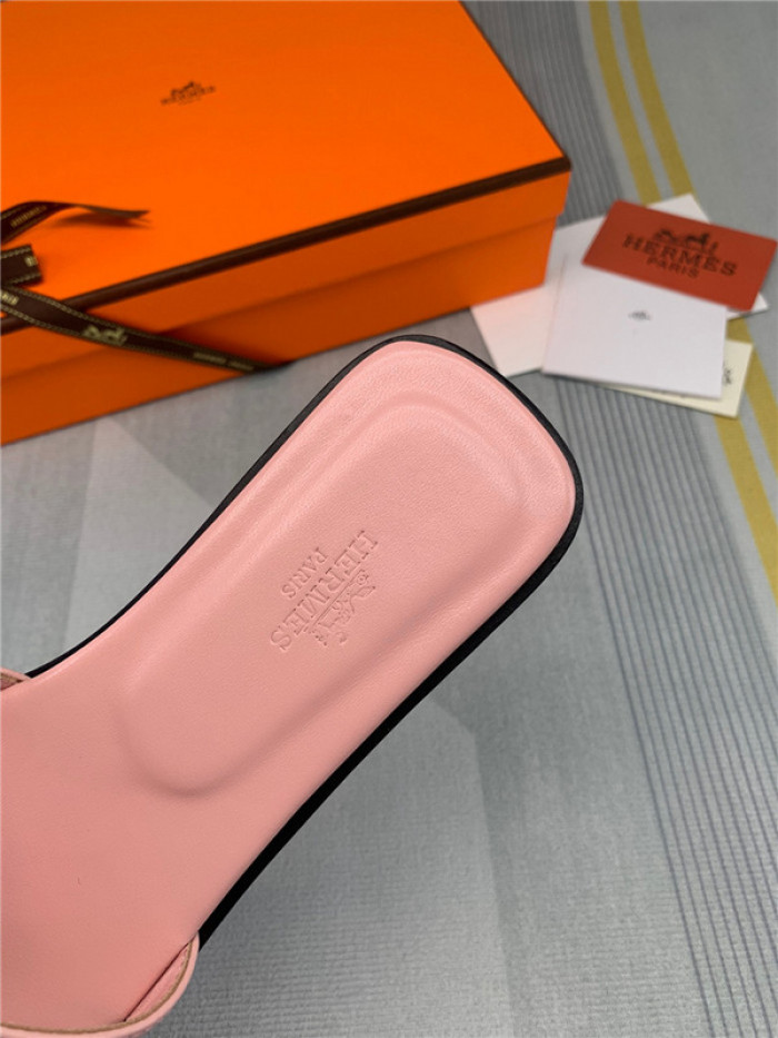 herme* sandal19