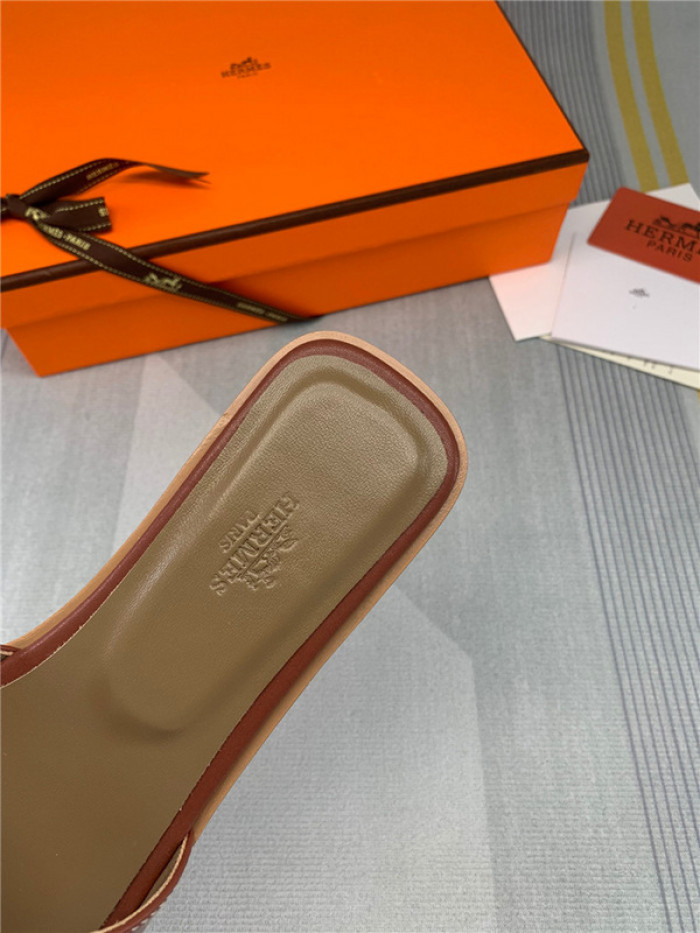 herme* sandal h38