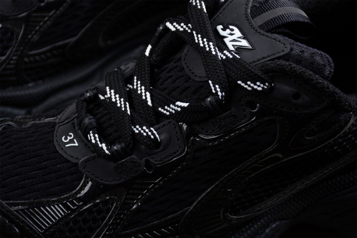 Balenciaga Phantom Sneaker W1B02 0103