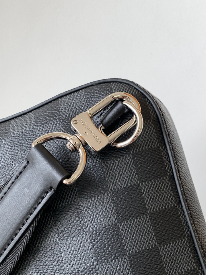 LV Damier Infini Avenue Bag