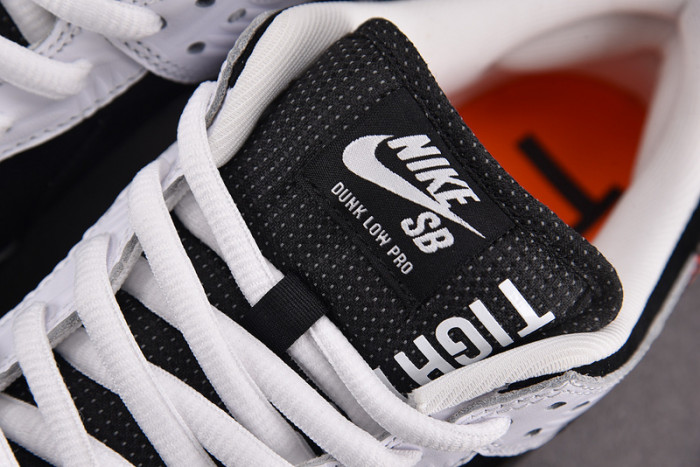 Nike SB Dunk Low TIGHTBOOTH FD2629-100