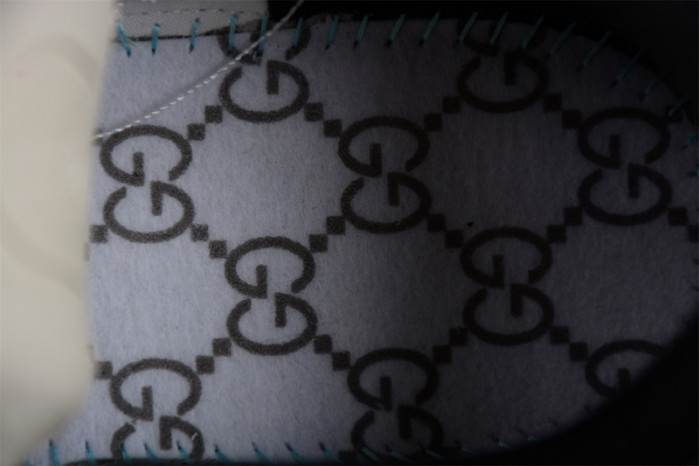 G*u*i* trainer sneaker 106