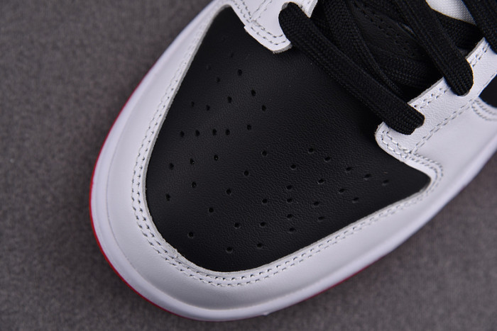 Nike Dunk Low Retro White Black University Red FD9762-061