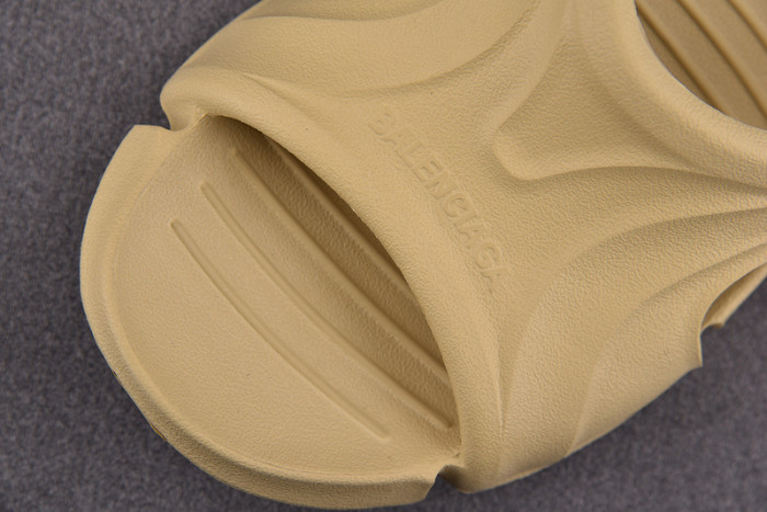 balenciag* sandal 17