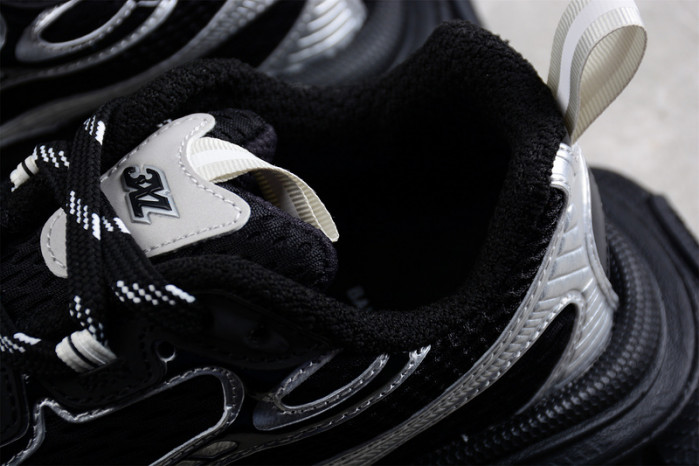 Ba*len*cia*ga phantom sneaker w3rb50218