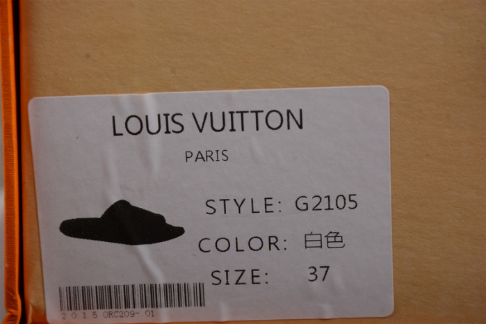 l&v slipper white 17