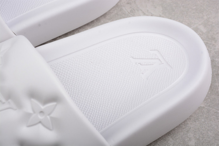 l&v slipper white 17