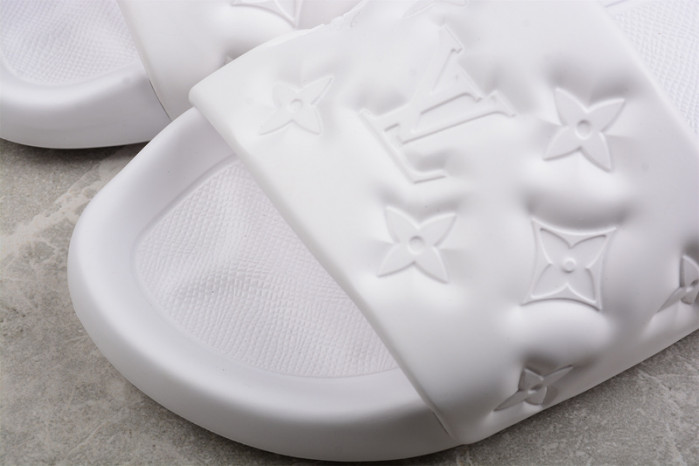 l&v slipper white 17