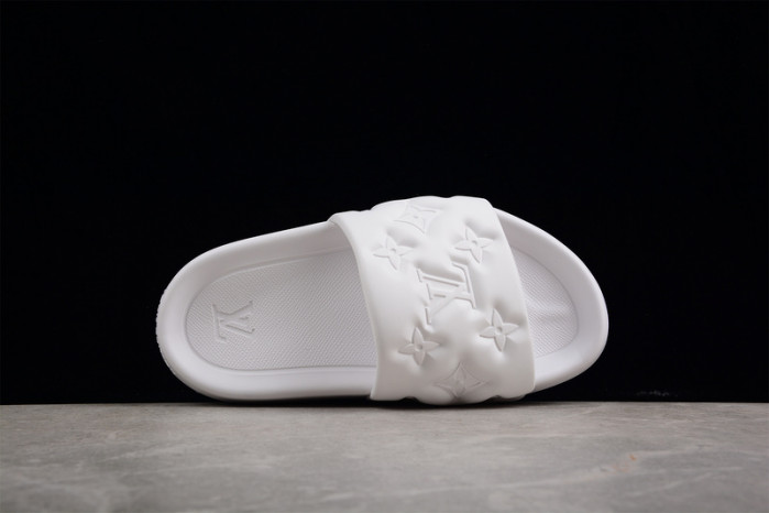 l&v slipper white 17