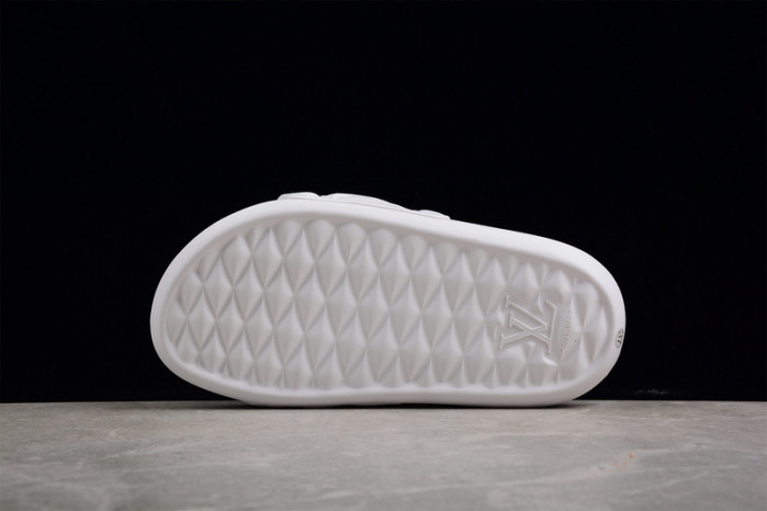 l&v slipper white 17