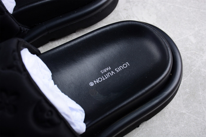 l&v slipper black 20