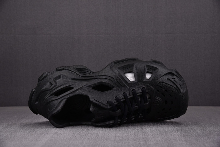 balenciag* hd lace-up sneaker w3ces1000