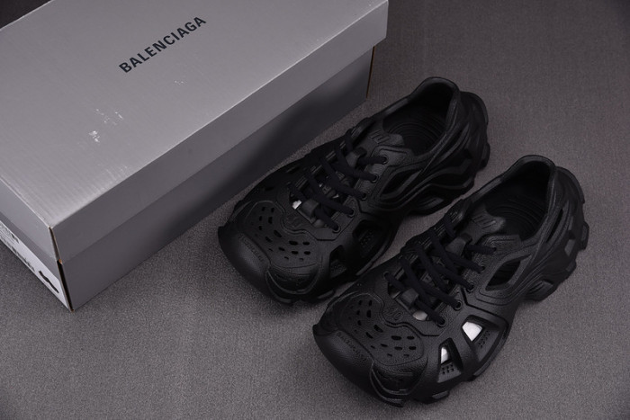 balenciag* hd lace-up sneaker w3ces1000