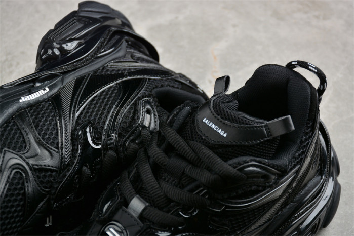 Balenciaga runner W3RXP1090