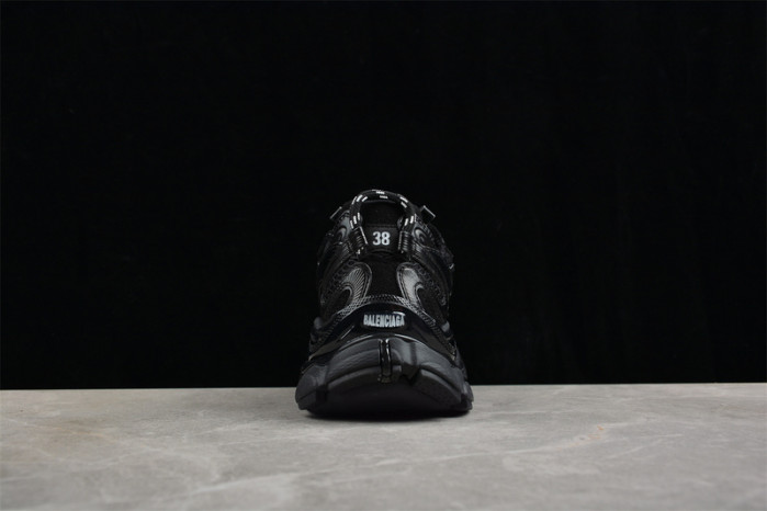 Balenciaga runner W3RXP1090