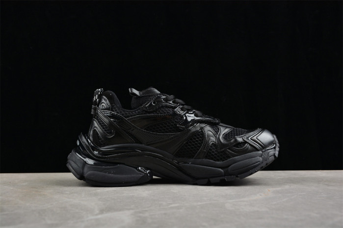 Balenciaga runner W3RXP1090