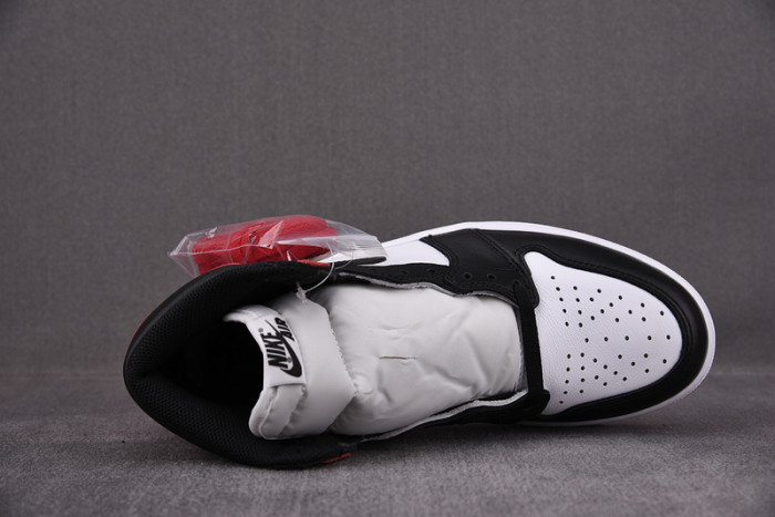 air jordan 1 high og “black toe” white/ black-varsity red 555088-125