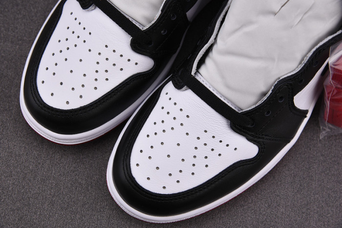 air jordan 1 high og “black toe” white/ black-varsity red 555088-125