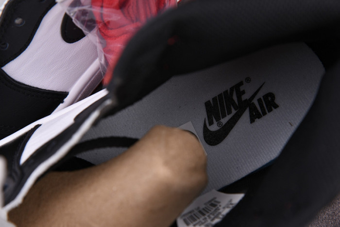 air jordan 1 high og “black toe” white/ black-varsity red 555088-125