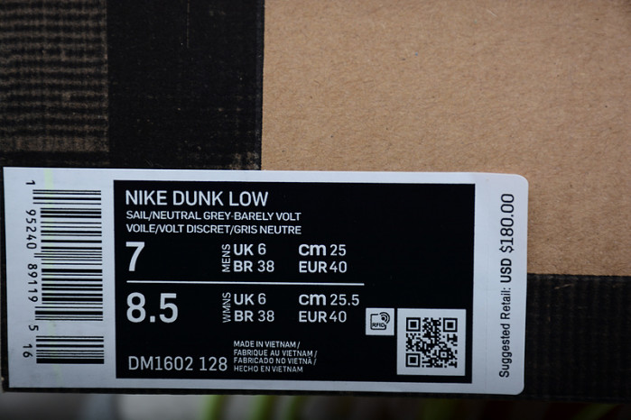 dunk low “43 of 50” dm1602-128