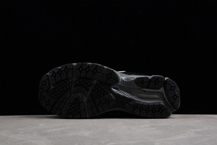 new balance 2002r black dark grey white m2002rr1