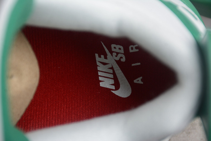 air jordan 4 retro sb pine green dr5415-103