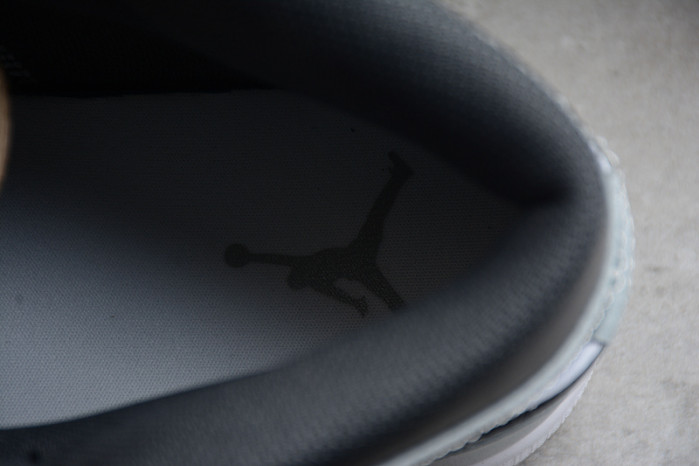 air jordan 1 mid light smoke grey 554724-078