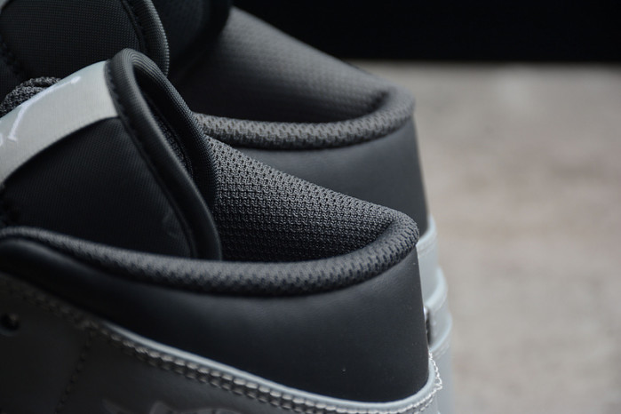 air jordan 1 mid light smoke grey 554724-078