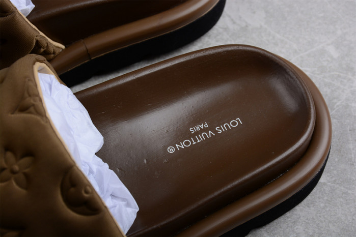 l&v slipper brown 19