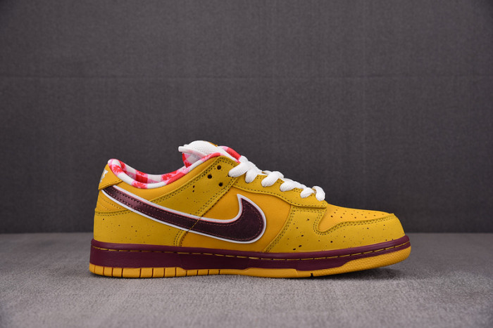 nike sb dunk low yellow lobster 313170-137566
