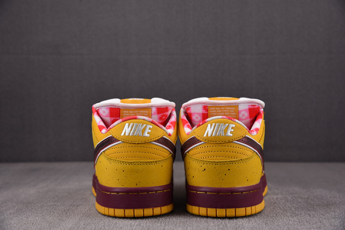 nike sb dunk low yellow lobster 313170-137566