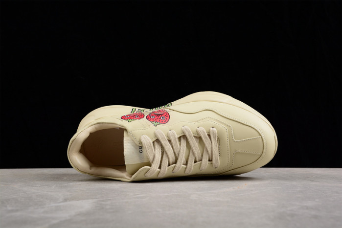 G*u*i* trainer sneaker 84