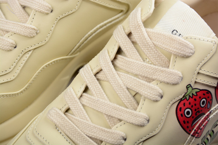 G*u*i* trainer sneaker 84