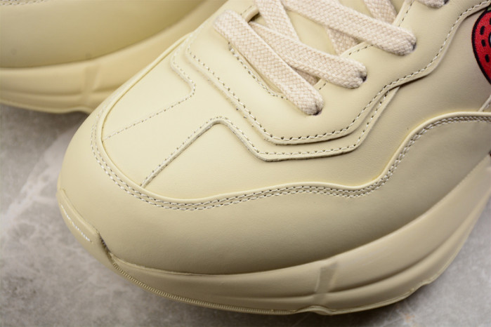 G*u*i* trainer sneaker 84