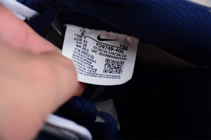 nike dunk low summit white midnight navy fd9749-400